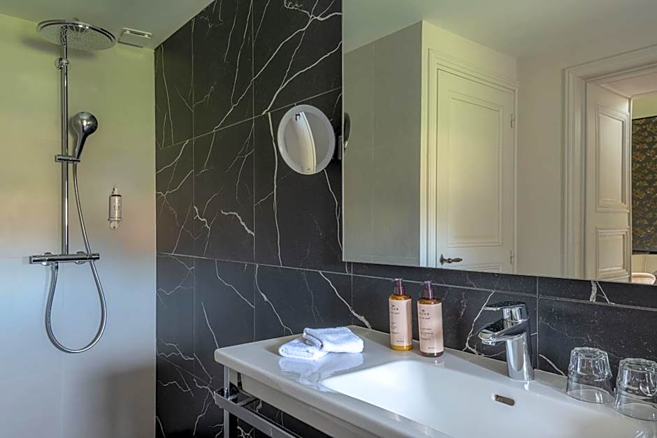 Le Chateau D'Etoges - Les Collectionneurs