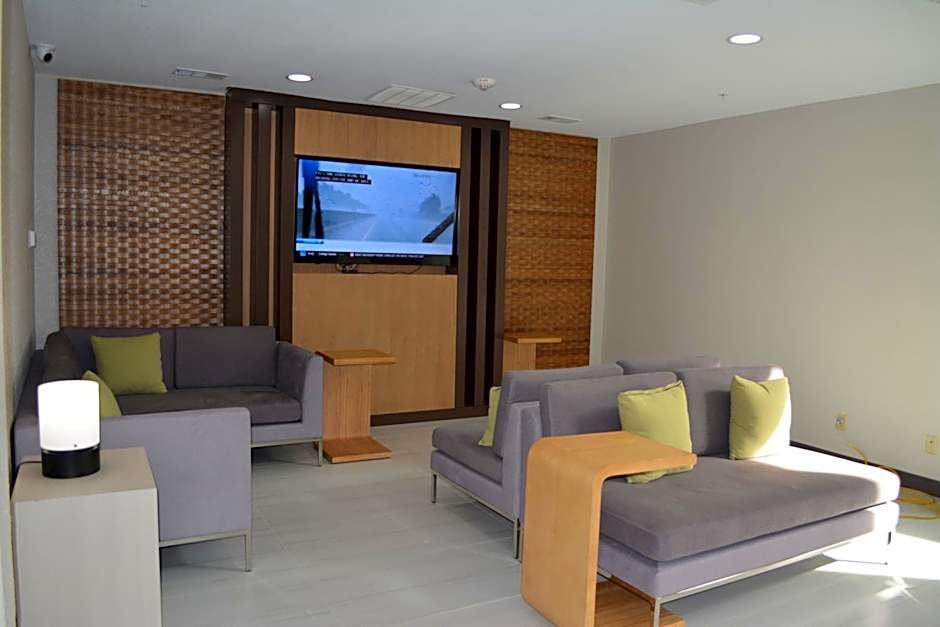 Wingate by Wyndham College Station South
