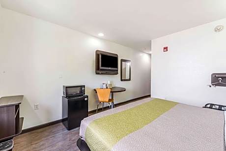 King Room - Non-Smoking