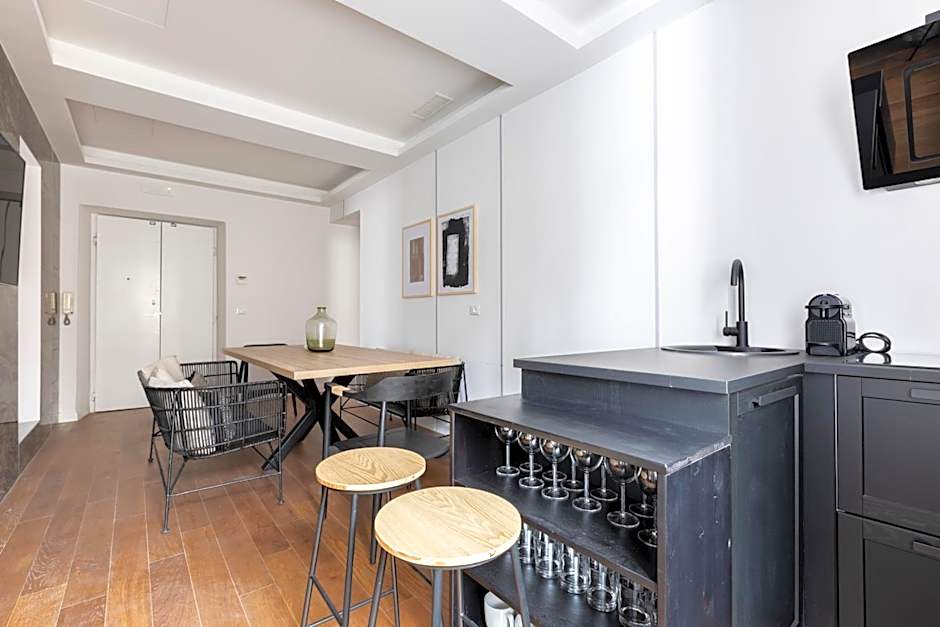 Louly Trevi Fountain