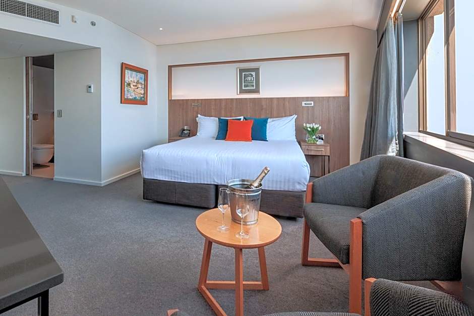 Photo 1 of 4 of Deluxe 1 King Bed, Harbor View
