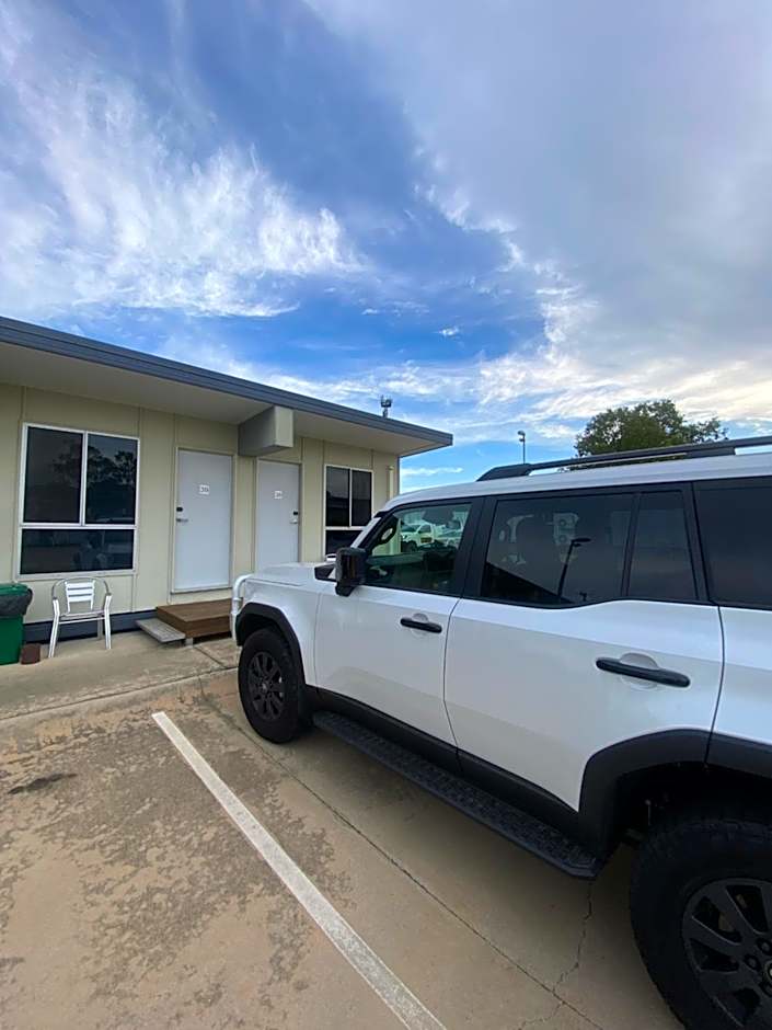 Dooley's Tavern & Motel Springsure