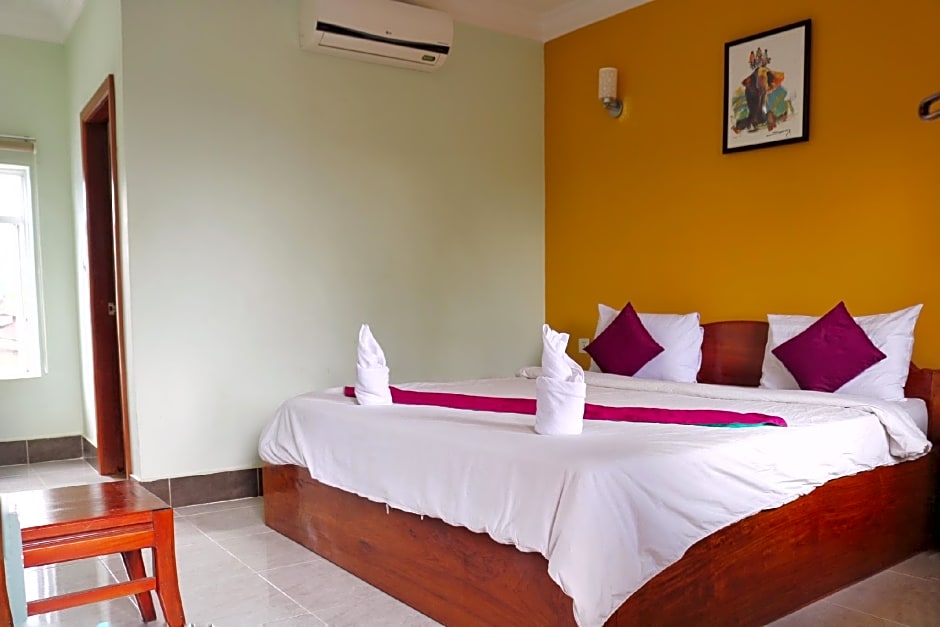 Neakru Guesthouse and Restaurant