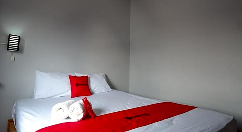 RedDoorz Syariah near Kawasan Sam Poo Kong 2