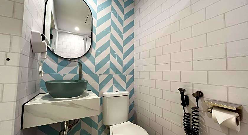 Apple 1 Hotel Gurney