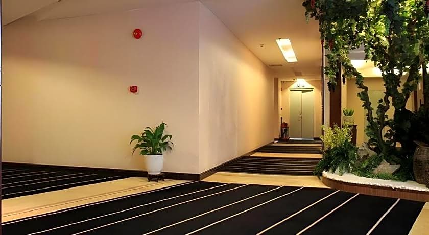 Calvin Hotel