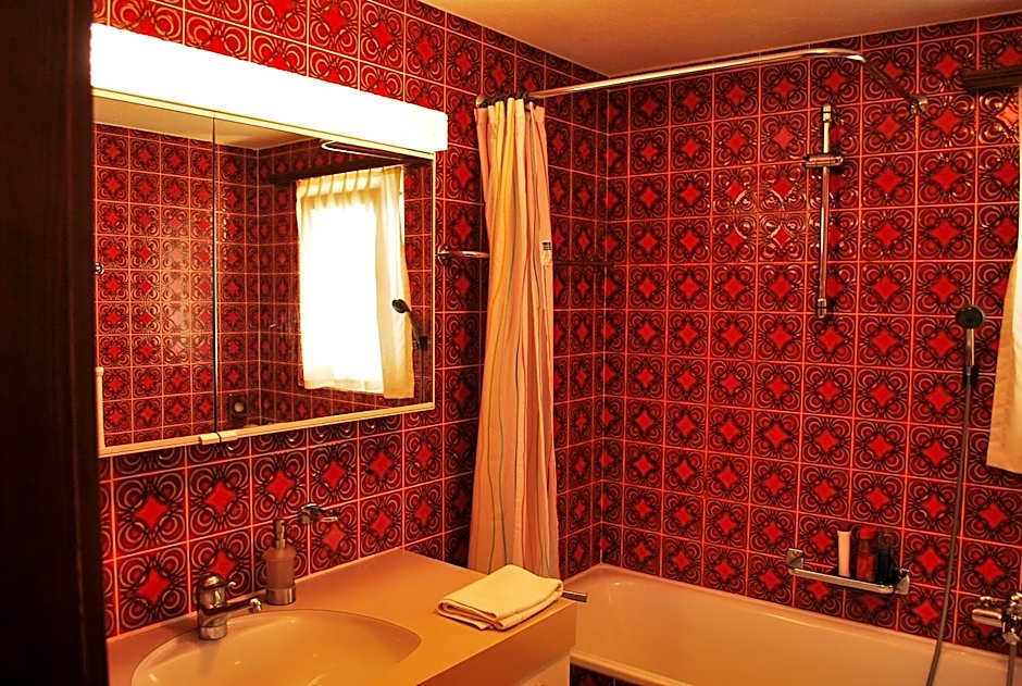 Rooms with Private bathrooms