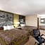 Super 8 by Wyndham Fort Mitchell Cincinnati Area