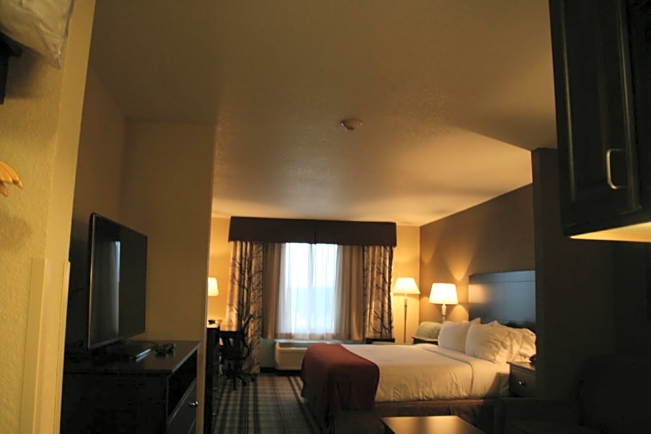 Holiday Inn Express & Suites Nevada