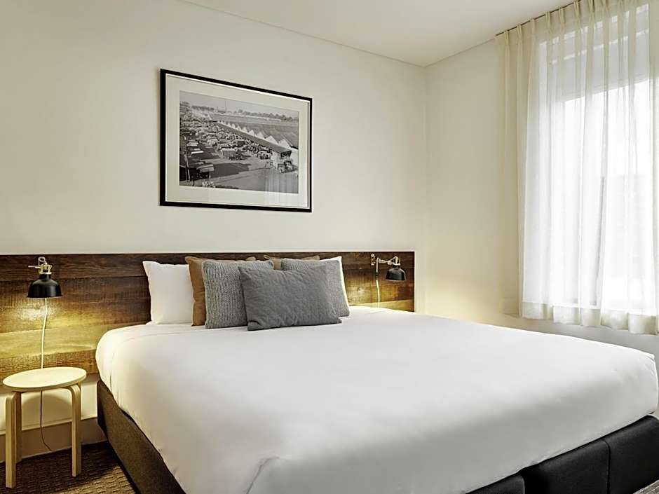 ibis Melbourne Hotel and Apartments