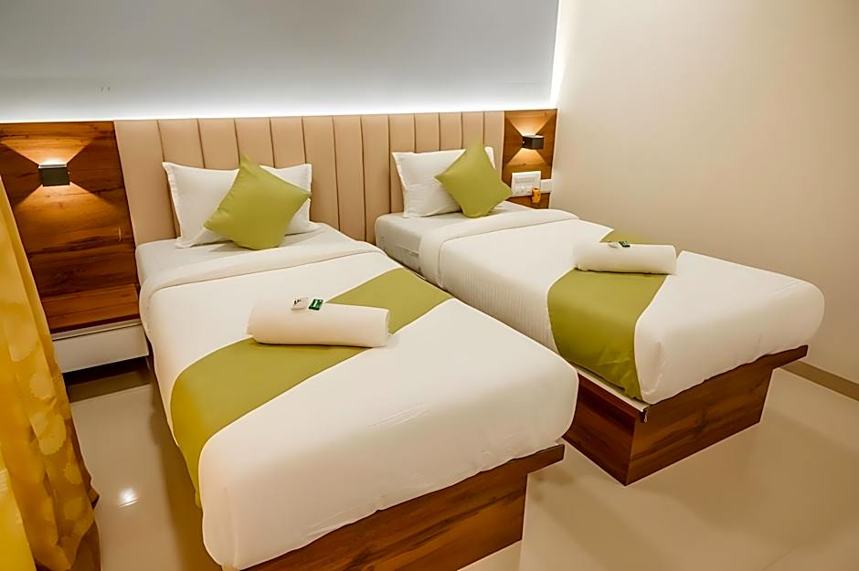 Hotel Heraa International