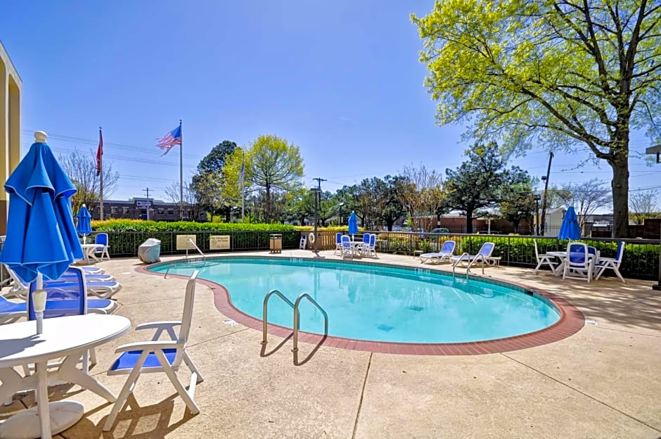 Hampton Inn By Hilton Memphis-Poplar