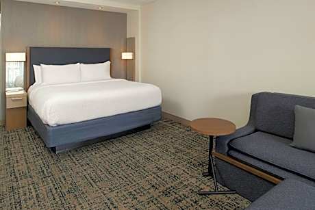 Standard Room, 1 King Bed (Hearing Accessible) (1 King Bed)