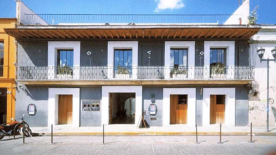 Hotel Sin Nombre