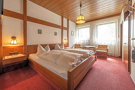 Double or Twin Room with Private Bathroom