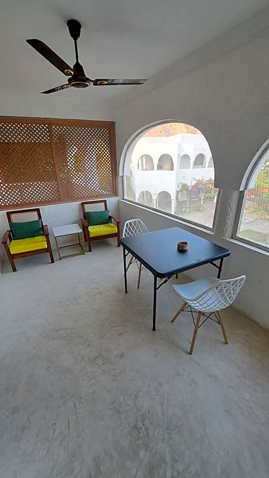 Kaleb's Beachfront Serviced Studio Apartments