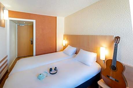 Room with 2 Single Beds