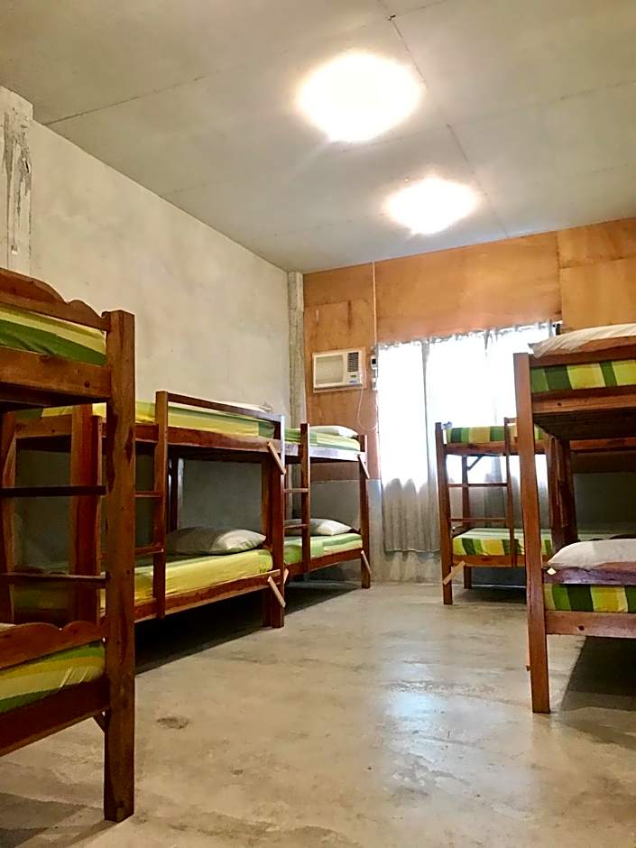 Sharky Hostel Oslob