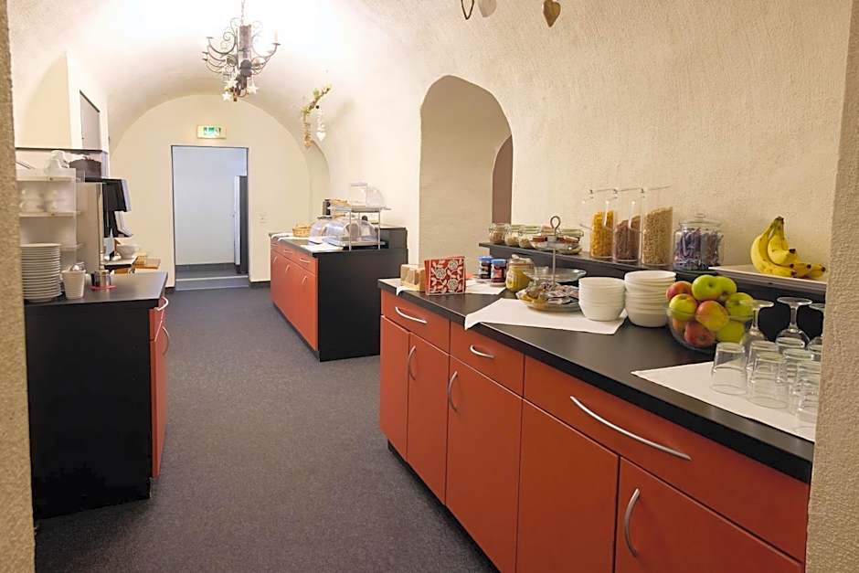 Hotel Villa-Bassermann, stilvoll, 2 Min zum Schloss, schnelles WLAN & Parkplatz