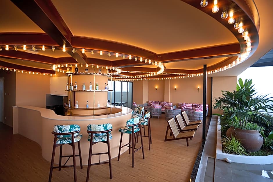 Photo 1 of 1 of Executive, Balcony
