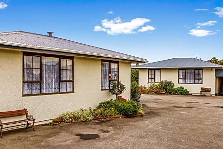 1 Double Bed, 2 Single Beds, Suite, Nonsmoking, Upgrade