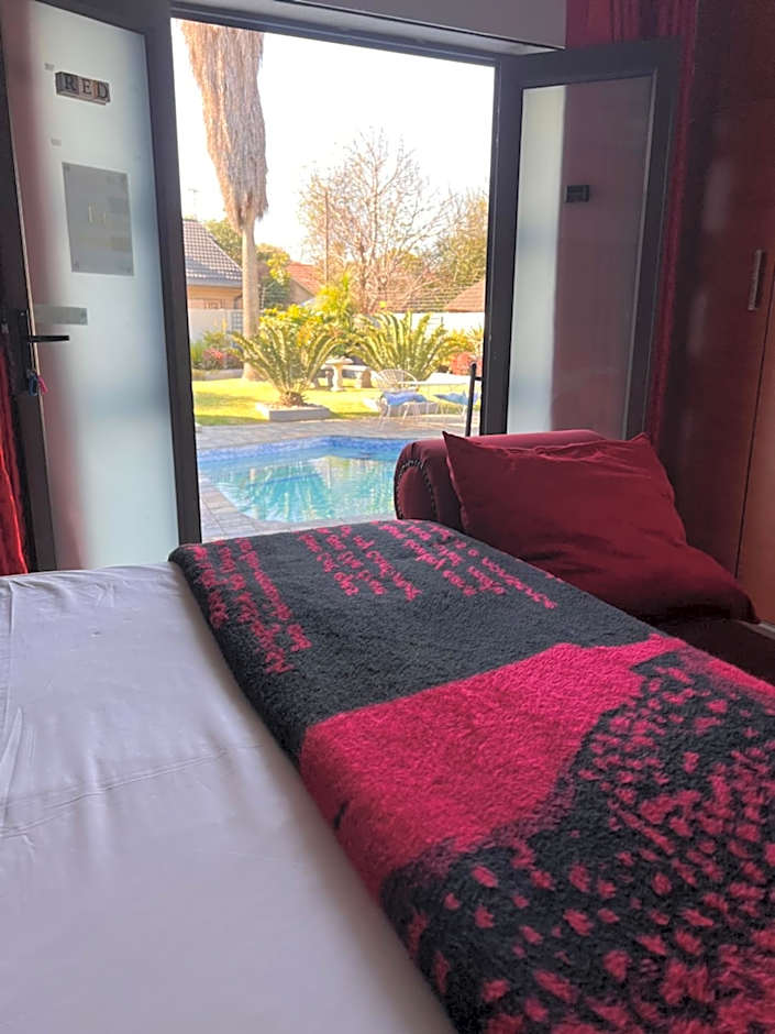 2 Op Terblanche Guesthouse