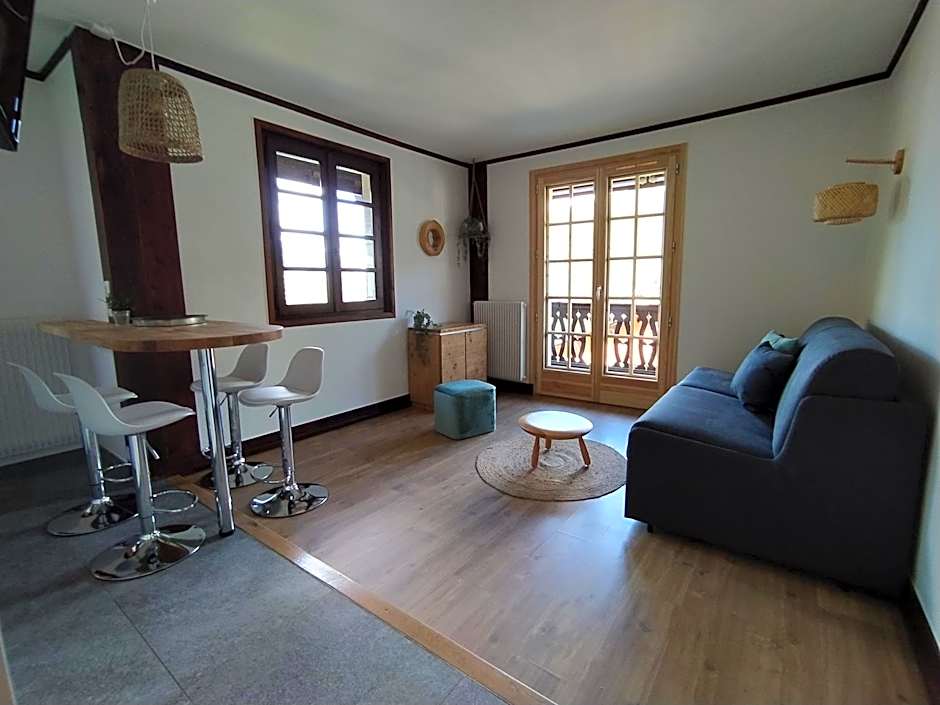 Photo 1 of 18 of Apartment