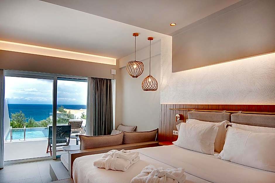 Colonides Retreat Sea & Silence