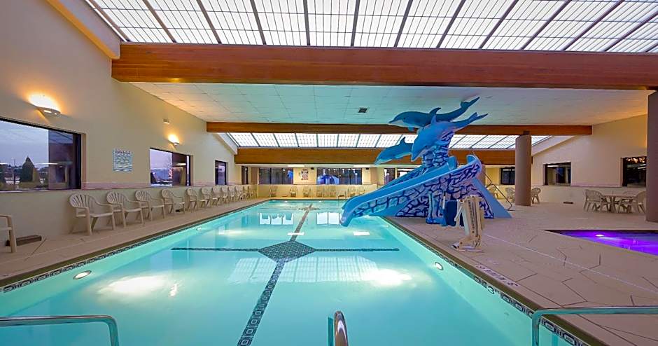 Grand Marquis Waterpark Hotel & Suites