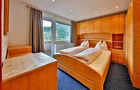Two-Bedroom Apartment with Mountain View - Annex