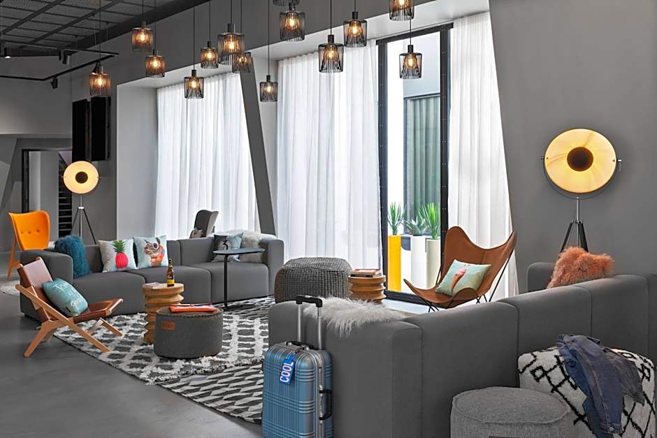 Moxy Lyon Airport