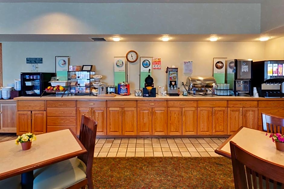 Country Inn & Suites by Radisson, Big Flats (Elmira), NY