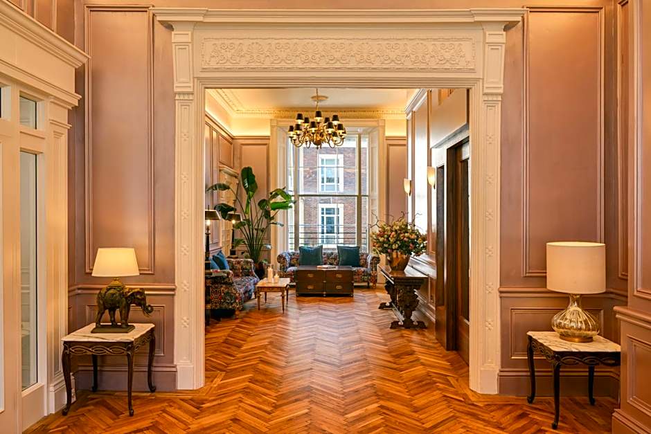 Albany House