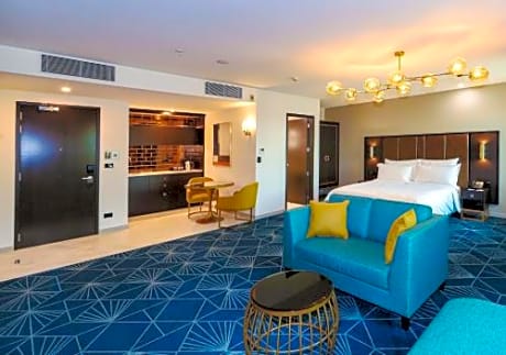 Deluxe Premium Studio