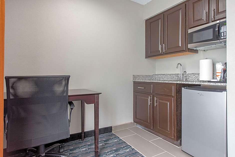 Quality Inn & Suites Brownsburg - Indianapolis West