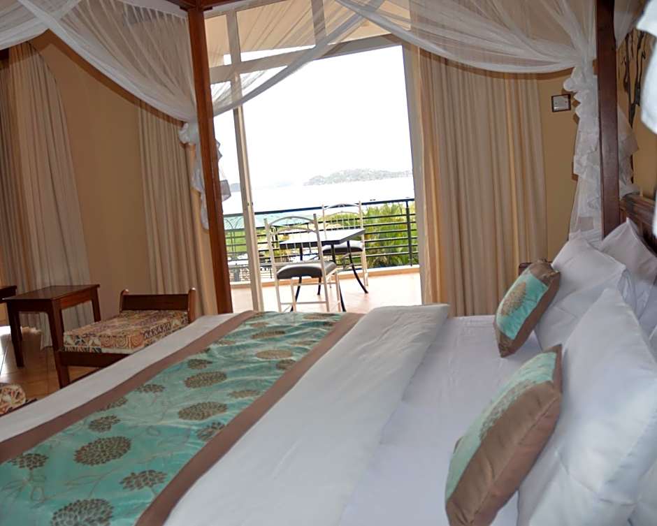 Ryan's Bay Hotel