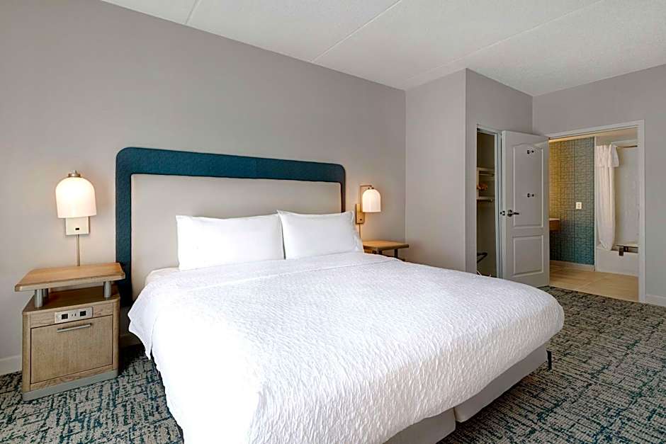 Photo 1 of 5 of 1 King Bed Suite, Hearing/Mobility Accessible, Bathtub