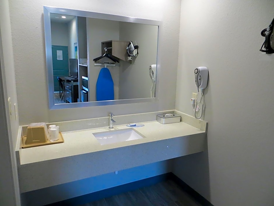 Hotel Blue - Woodlands