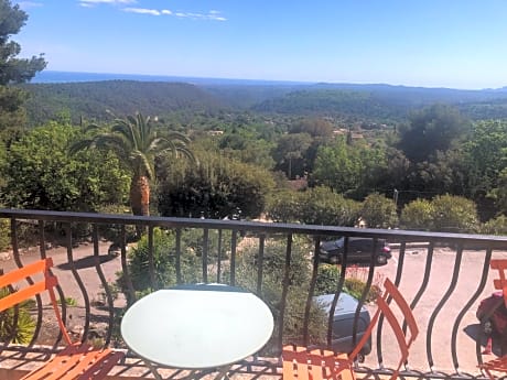 Double or Twin Room with Sea View