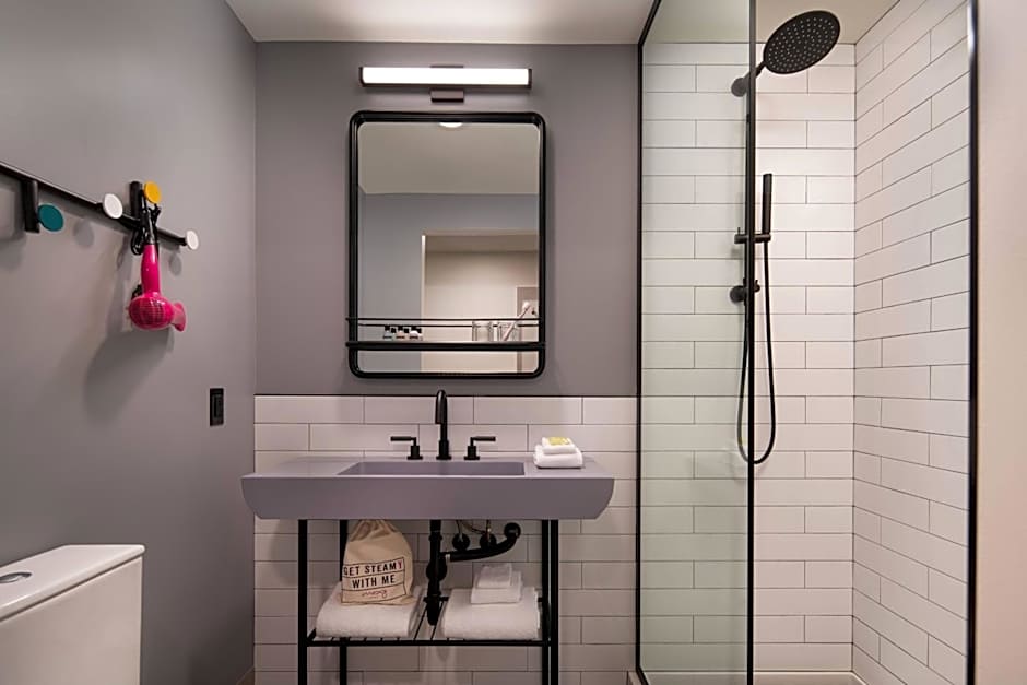 Moxy Portland Downtown