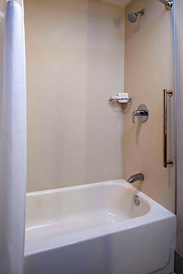 Fairfield Inn & Suites by Marriott Columbus, IN