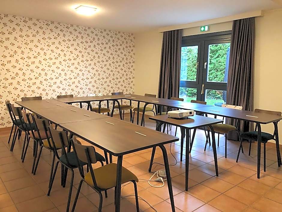 Hotel Arc-En-Ciel Colmar Contact Hotel