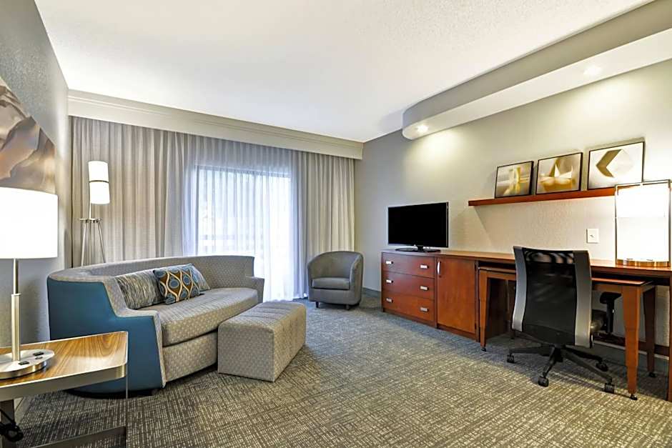 Courtyard by Marriott Dallas Medical/Market Center