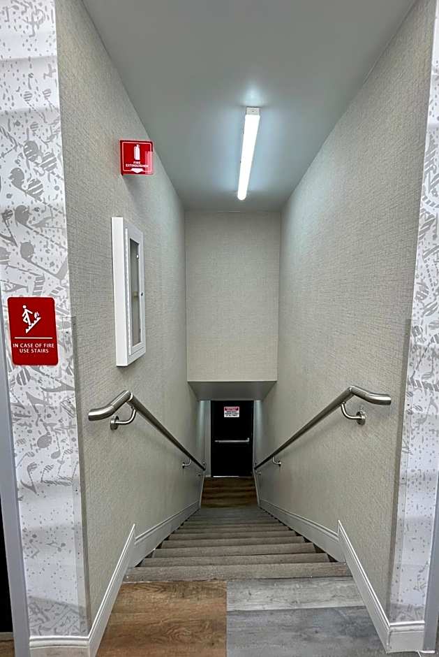 Hotel Rudra - Hollywood