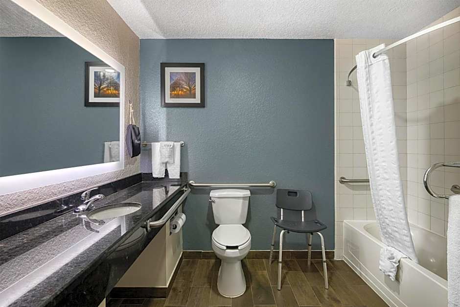 Best Western Waldo Inn & Suites