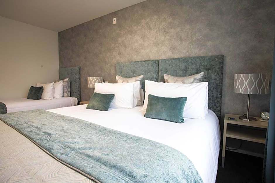 Radfords on the Lake