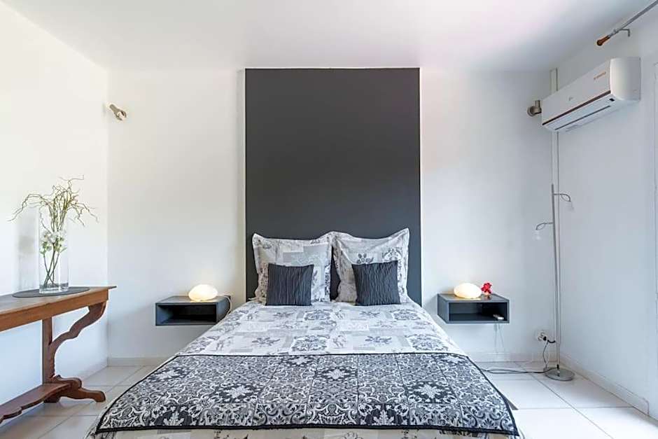 JARDIN SECRET, Bas de villa TOUT CONFORT