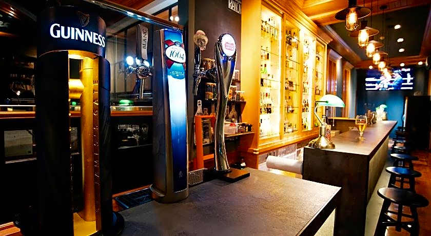 Trianon Country Hotel