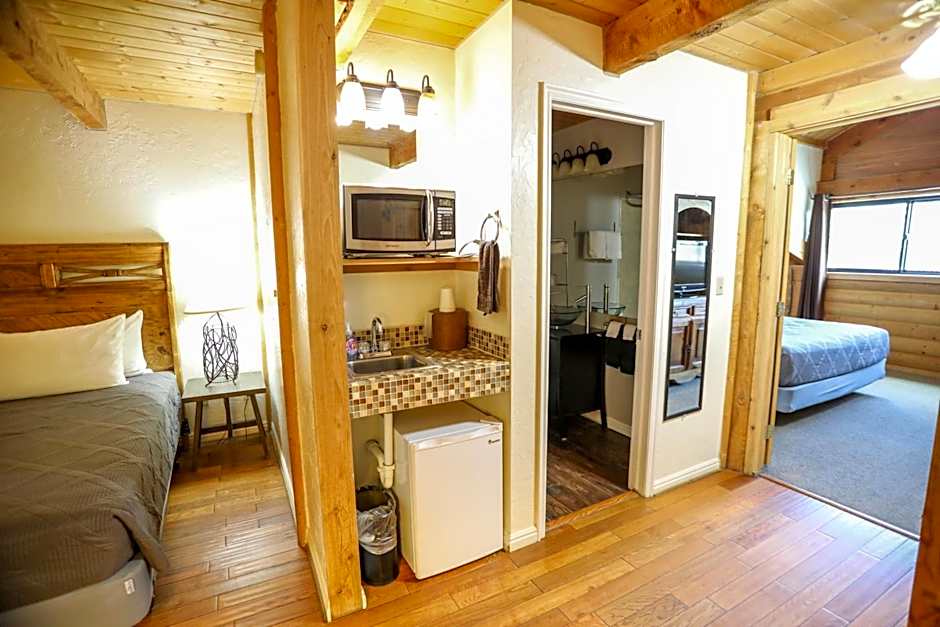 The Boulder Creek Lodge