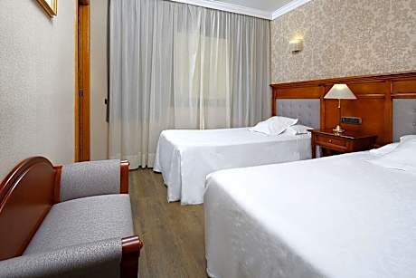 Apartment (6 people) (2 Twin Beds, 1 Double Bed and 2 Twin Sofa Beds)